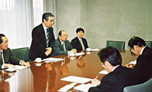 �v�s�n�_�ƌ��΍�œ��{�o�c�A�̗��ԏ햱��ƈӌ���������i�`�O���[�v��\�������E��蒬�̌o�c�A���