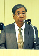 挨拶する本田会長