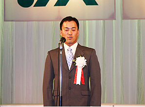 授賞の喜びを語る大原健さん