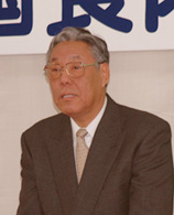 入学生に訓示する多田学校長