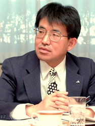 大貝浩平氏