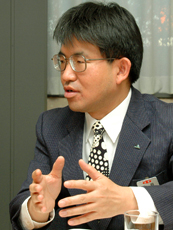 大貝浩平氏