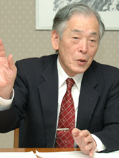 北出俊昭氏