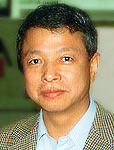 ���݁E�Ђ��Ƃ��@1945�N3�����쌧���܂�B1973�N������w��w�@�o�ϊw�����ȒP�ʎ擾�����ފw�A������w�o�ϊw�������A�����ؓ��t�͑�w���w�@�q�������A���m�i�o�ϊw�j�B�A�W�A�̐V�Y�Ɗv���A�Y�ƍ\���E���Z�s��\���̌����Ɨ��w���̋���ɂ������Ă���B�����w�O���[�o���L���s�^���Y���ƃA�W�A���{��`�x�A�w�������厑�{��`�̓o��Ɛ��E���{��`�x�i��]�Ёj