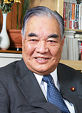 谷津義男氏