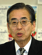 選考経過を話す清家営業本部長