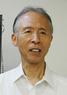 挨拶する雑賀社長
