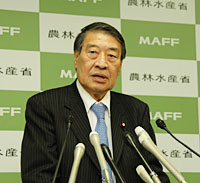 臨時会見する山田農林水産副大臣