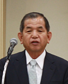ＣＥ総代会であいさつする野口会長