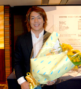 スポーツ部門で受賞したハンドボールの宮崎大輔選手