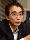 普天間朝重氏