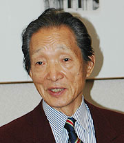 尾崎　進氏