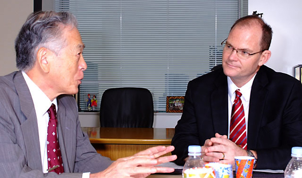 北出氏&times;ジョン グレイ氏